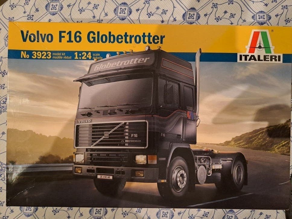 Italeri Volvo F16 Globetrotter Modelbouwkit 1:24, Hobby en Vrije tijd, Italeri, 1:32 tot 1:50, Nieuw, Ophalen of Verzenden