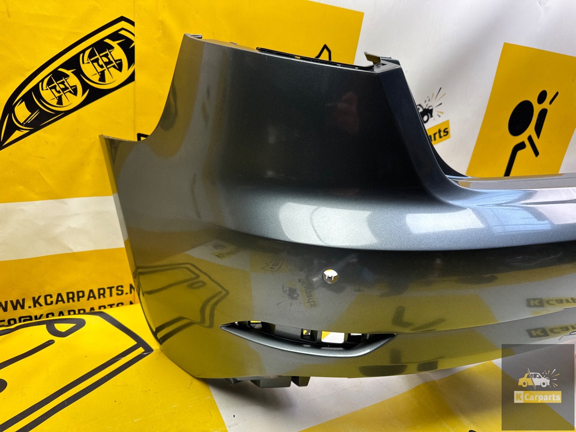 Achterbumper Audi A3 8V RS3 Origineel 8v4807511L Sportback, Gebruikt, AUDI AG, Auto-Union-Strasse 1
85045  Ingolstadt, DE, Bumper