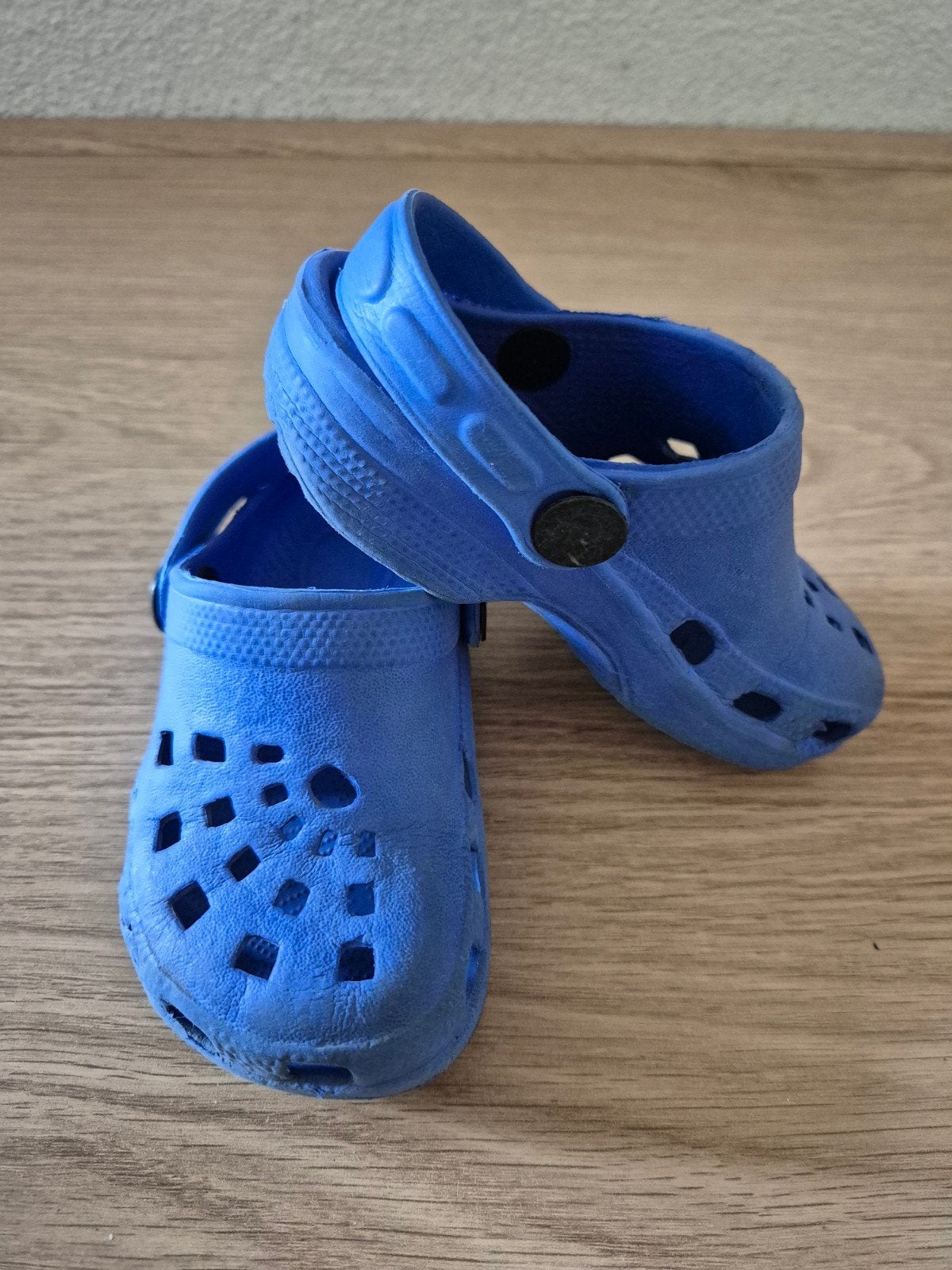 Blauwe kinderschoentjes maat 22 (lijkt op Crocs), Jongetje of Meisje, Ophalen of Verzenden, Gebruikt, Schoentjes