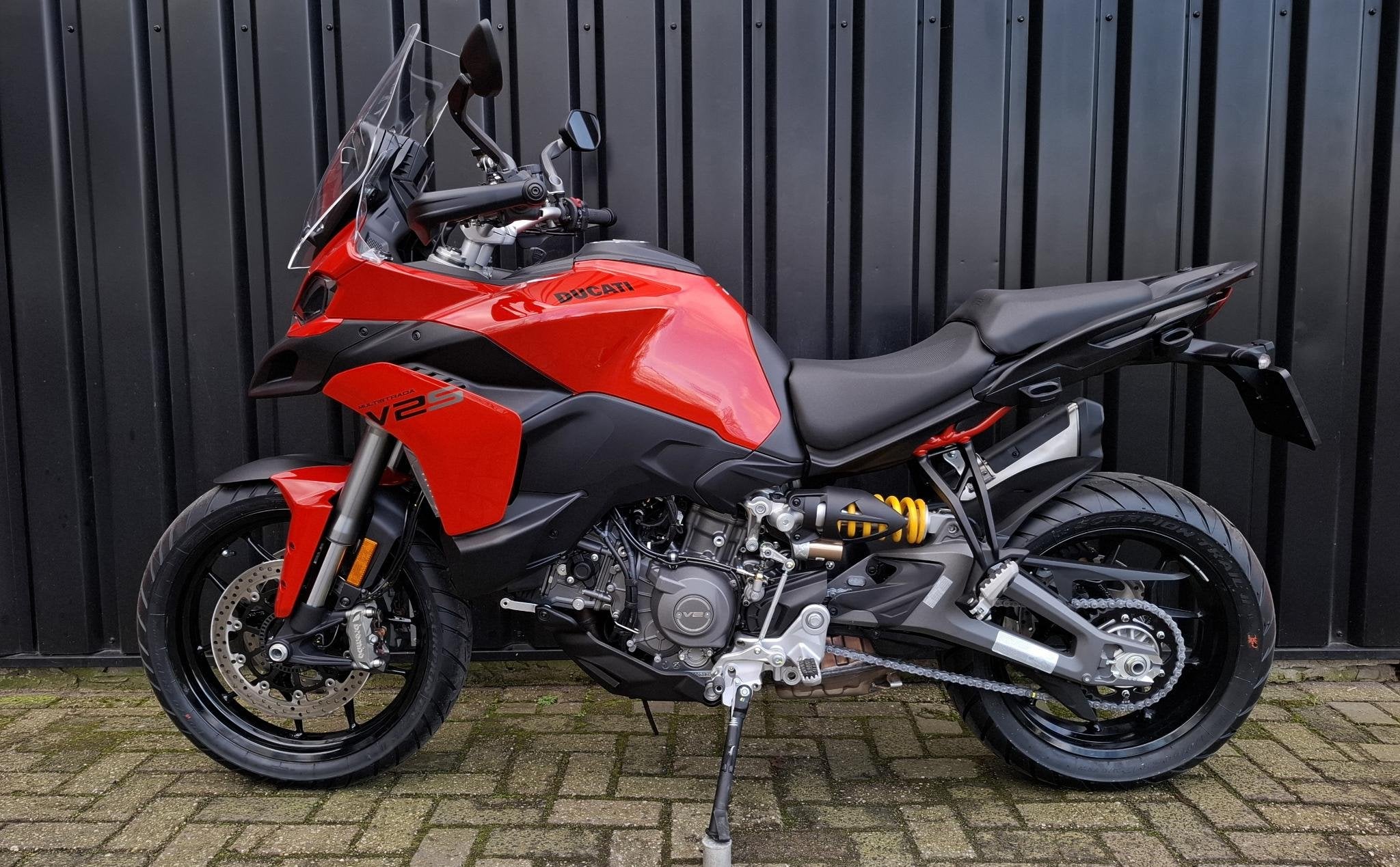 Ducati Multistrada V2 S MY 2025, Motoren, Motoren | Ducati, Traction Control, Info@ducati.com, Ducati North Europe B.V., Maanweg 174
2516 AB  Den Haag, NL