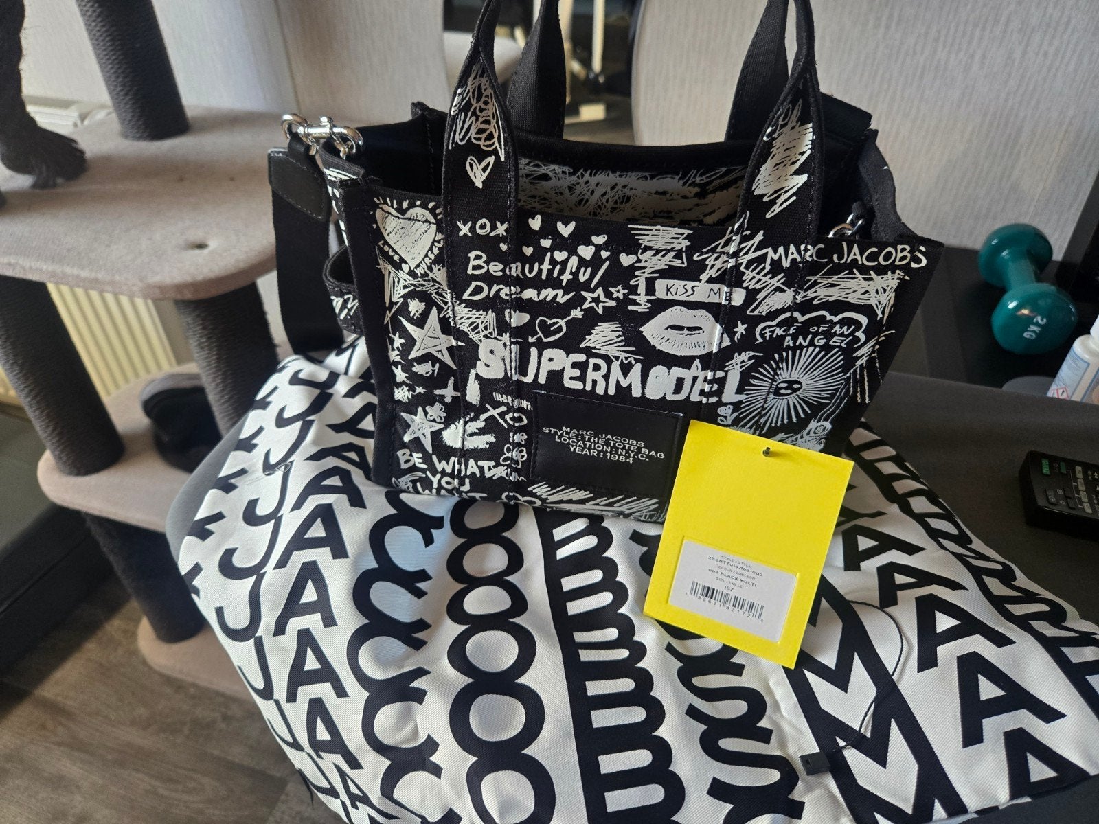 Marc Jacobs The Tote Bag Small - Zwart/Wit Graffiti, Ophalen of Verzenden, Nieuw, Zwart, Schoudertasje