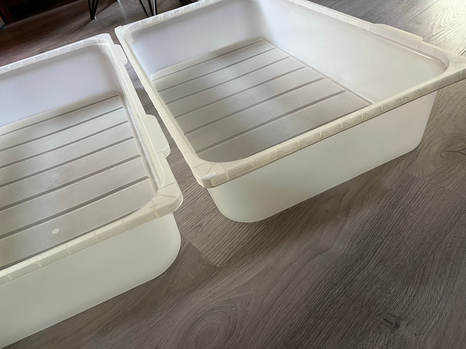 2x lage IKEA plastic opbergbakken, Ophalen, Gebruikt, Wit, Kunststof