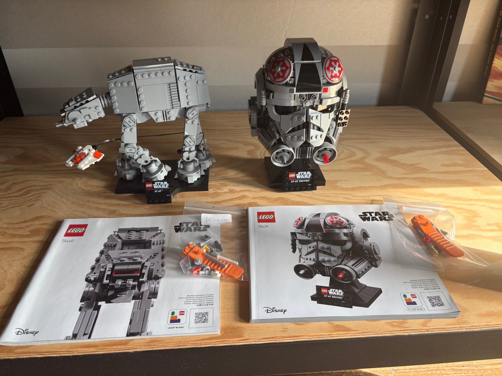 LEGO STAR WARS 75440 AT-AT en 75429 AT-AT Driver helm, Ophalen of Verzenden, Zo goed als nieuw