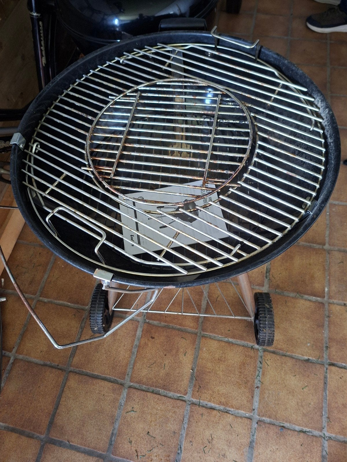 nette bbq, Ophalen