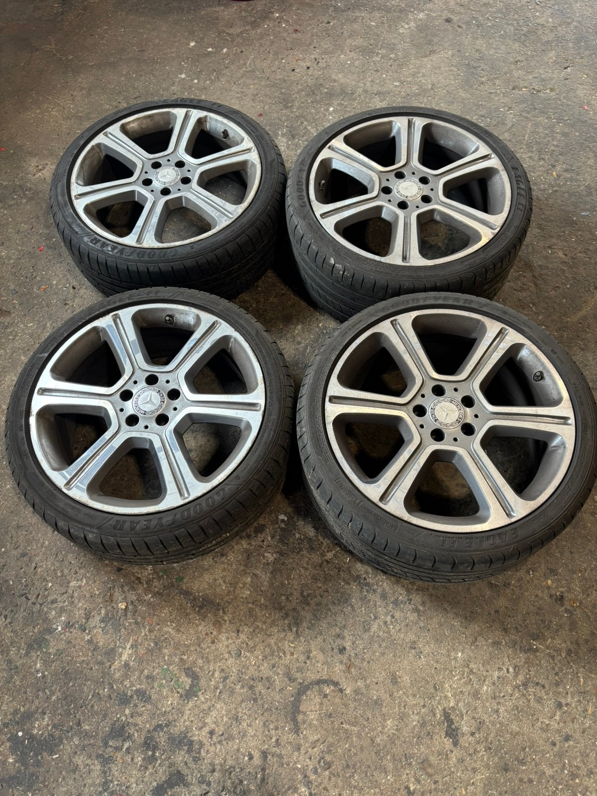 Originele 19 inch Mercedes C-klasse W205 velgen met banden., 245 mm, Banden en Velgen, Personenwagen, Zomerbanden