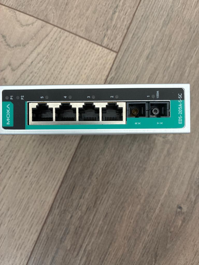 Moxa EDS-205A-S-SC Industriële Ethernet Switch, Ophalen, Zo goed als nieuw