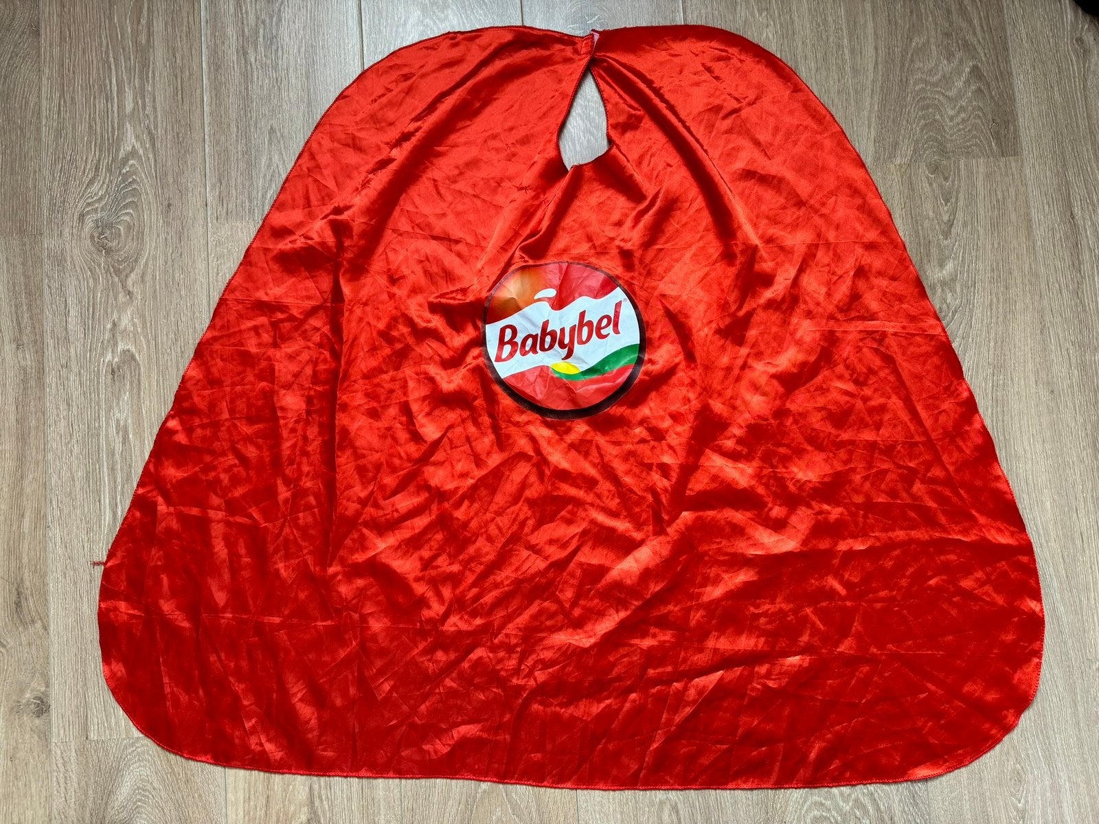 Babybel cape rood verkleedkleding, Ophalen of Verzenden, Gebruikt, Jongen of Meisje