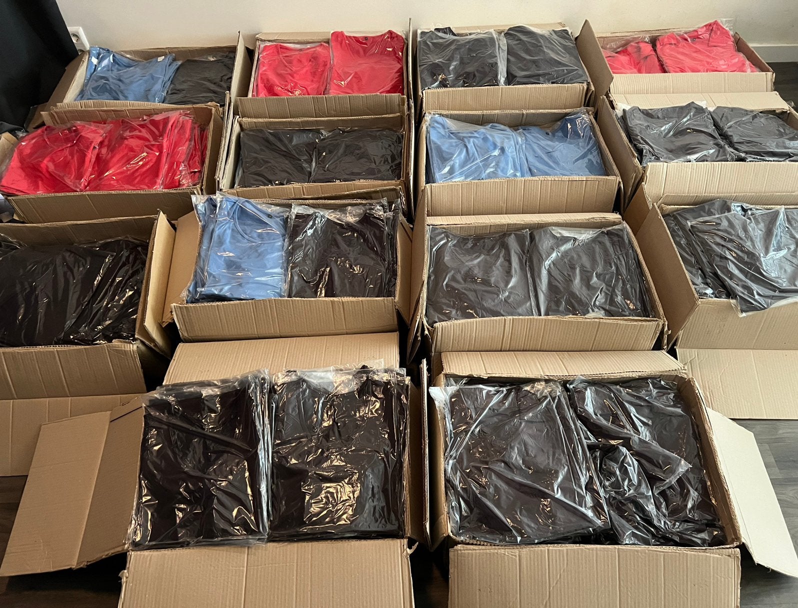 partij handel dames sport kleding nieuw 850 stuks MOET WEG, Ophalen, Nieuw