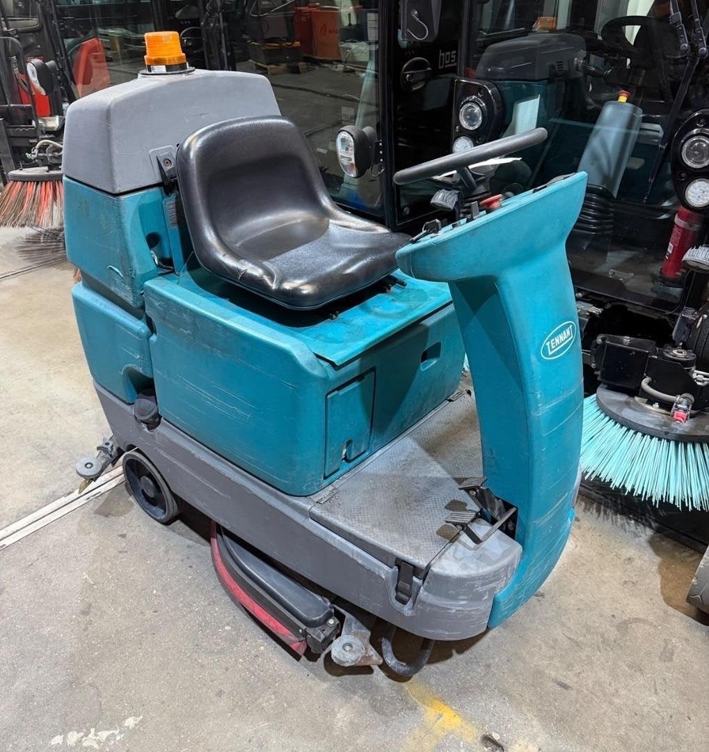 Tennant T7 Schrobmachine disk accu 2021 862uur HL1280, Zakelijke goederen, Machines en Bouw | Onderhoud en Reiniging