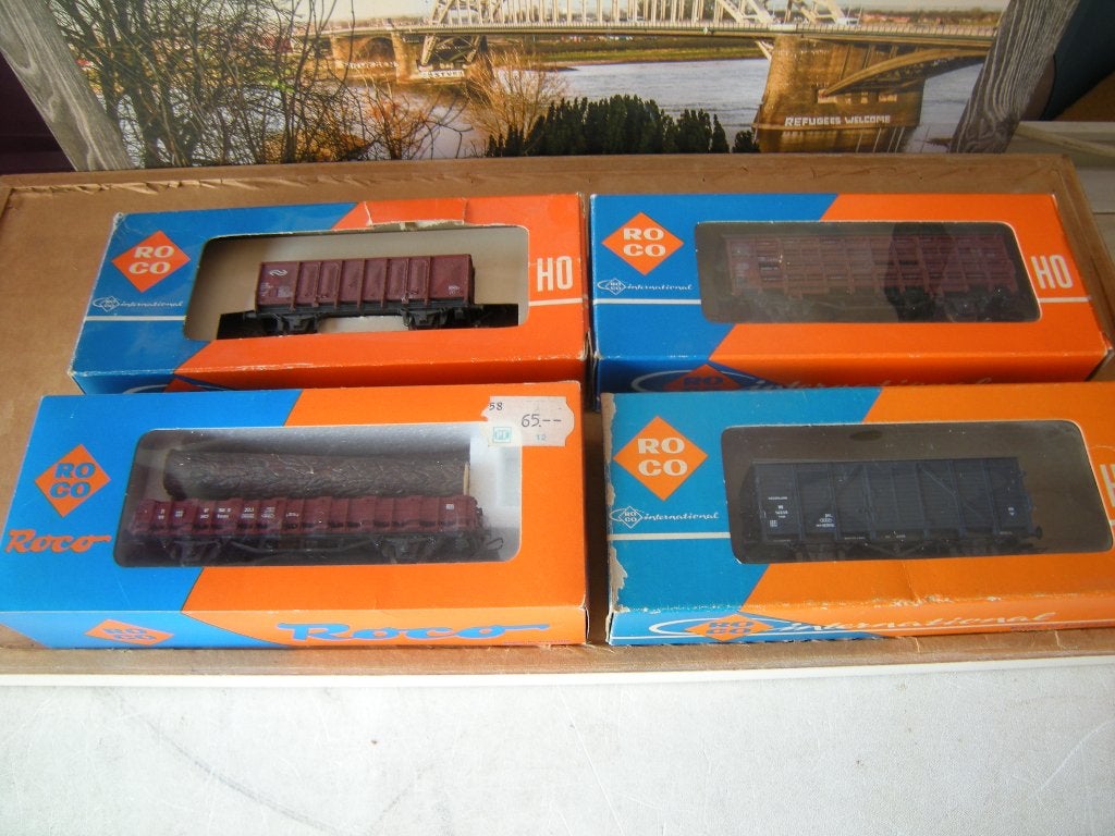 4x ROCO wagons, Hobby en Vrije tijd, Modeltreinen | H0, Wisselstroom, Ophalen of Verzenden, Roco, Nieuw