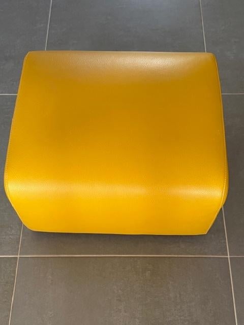 Leolux Hockers, Ophalen, 50 tot 75 cm, Zo goed als nieuw, Modern