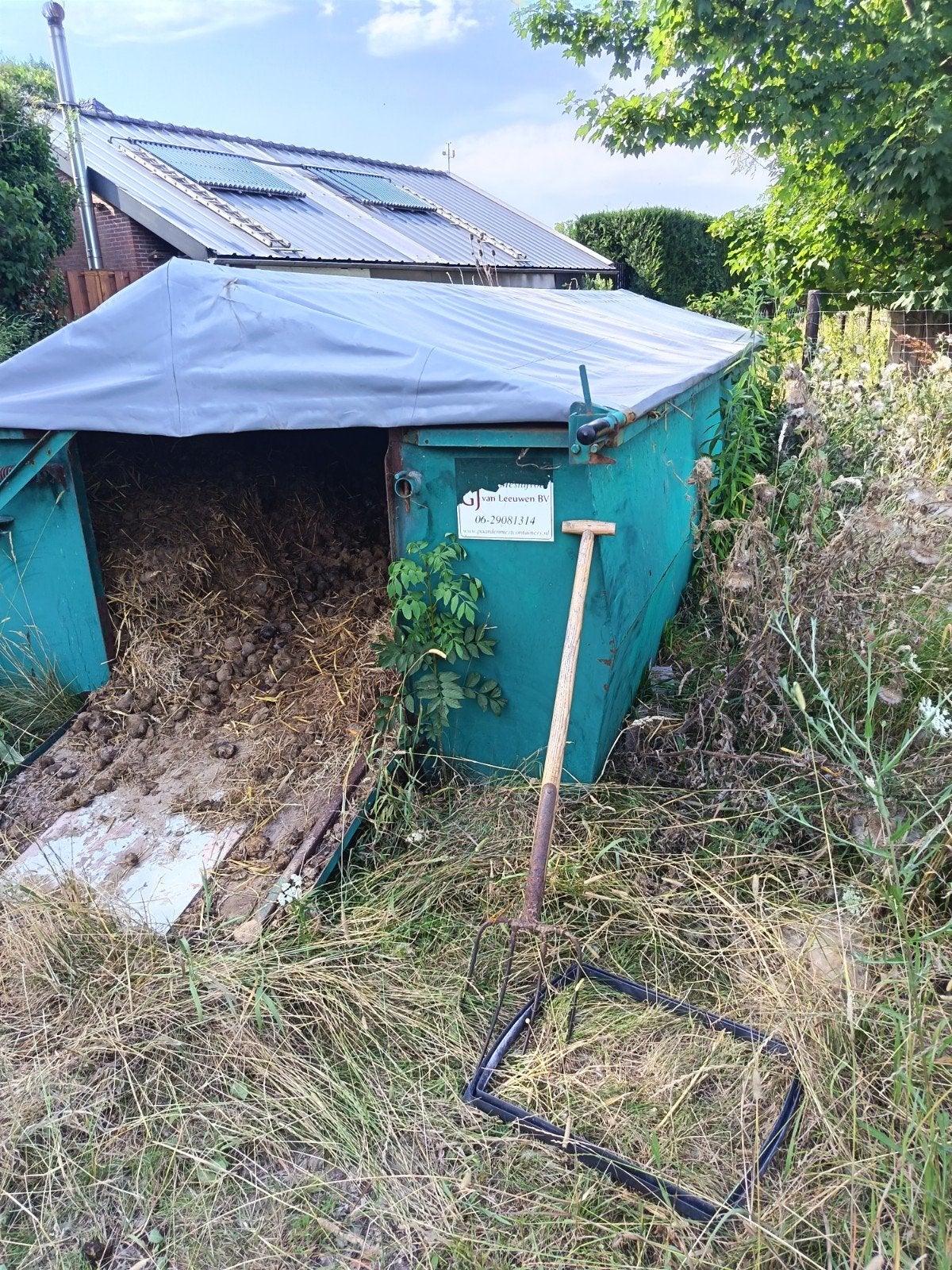 Mest container, Ophalen