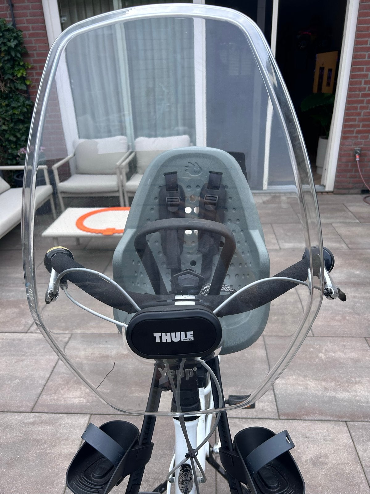 Thule Yepp Mini fietsstoeltje met windscherm ZGAN, Ophalen, Voetsteuntjes, 0 t/m 18 kg, Voorzitje