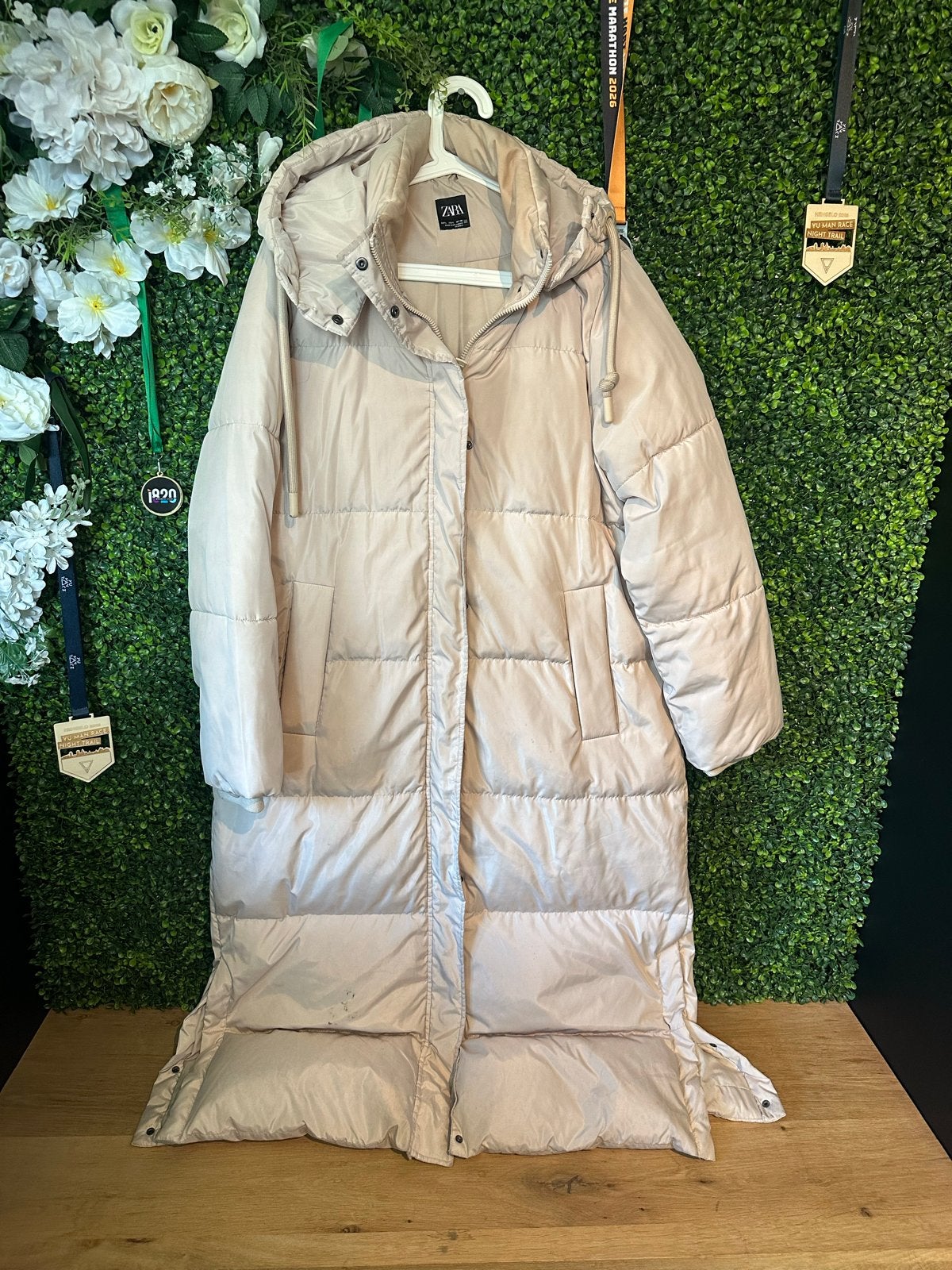 Lange gewatteerde winterjas Zara - Maat L - Beige, Ophalen of Verzenden, Gedragen, Maat 42/44 (L), Beige