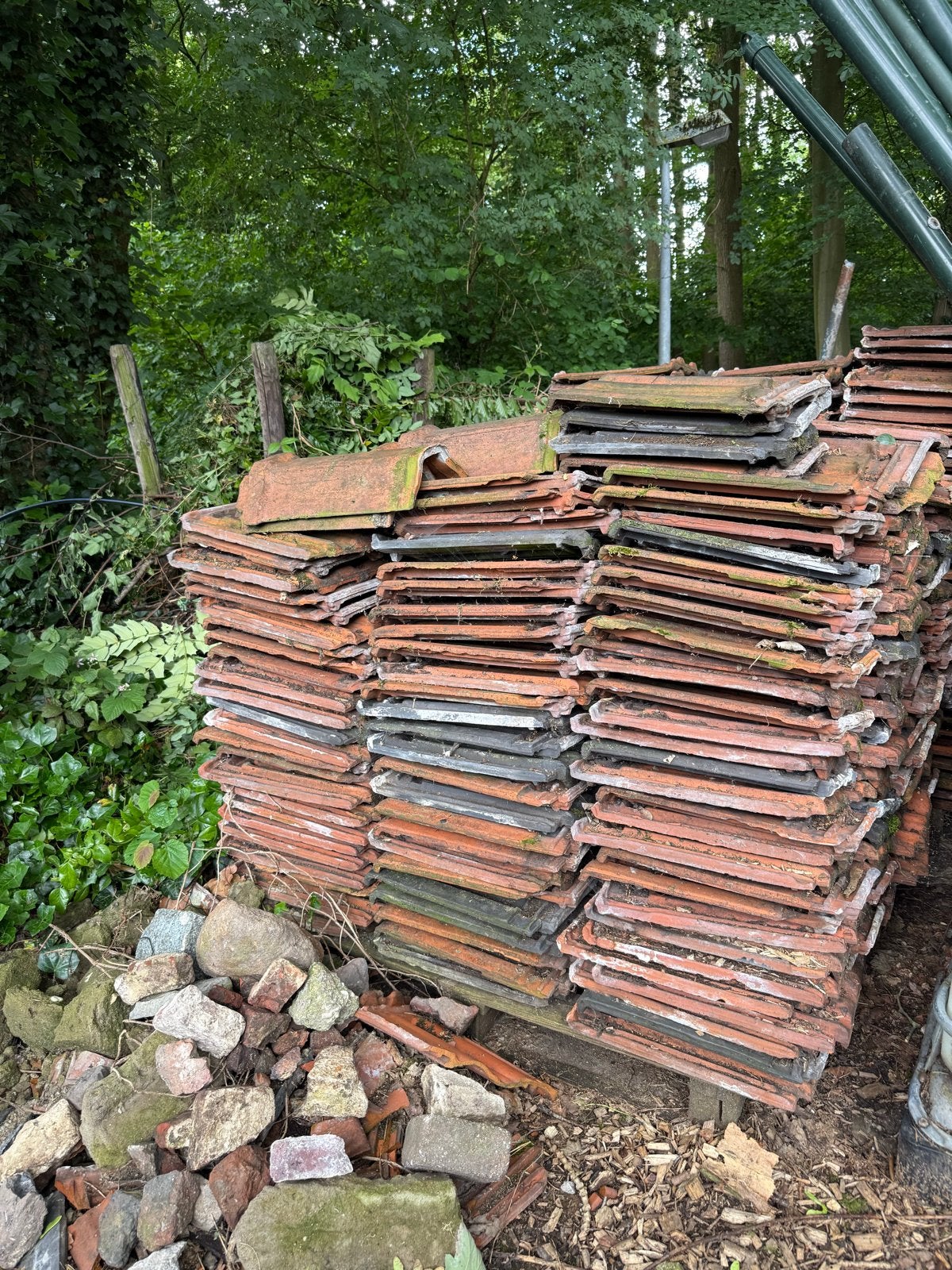 Gebruikte dakpannen - Diverse kleuren en maten, Doe-het-zelf en Verbouw, Dakpannen en Dakbedekking, Ophalen, Gebruikt, Steen of Klei