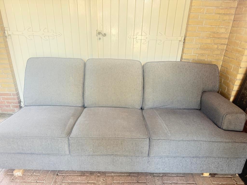 Comfortabele grijze 3-zitsbank met chaise longue, Huis en Inrichting, Banken | Bankstellen, Ophalen, Gebruikt, 100 tot 125 cm
