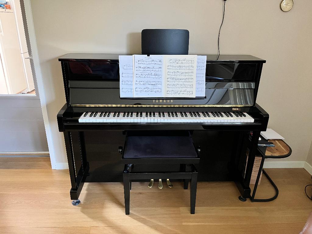 Piano, akoestisch, Yamaha B2, zwart hoogglans, Ophalen, Zwart, Zo goed als nieuw, Piano
