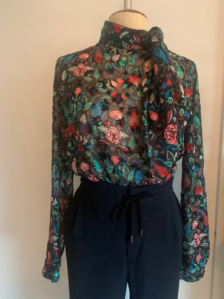 Essentiel Antwerp blouse met applicatie zwart rood 38/M, Maat 38/40 (M), Zo goed als nieuw, Essentiel Antwerp, Meerkleurig