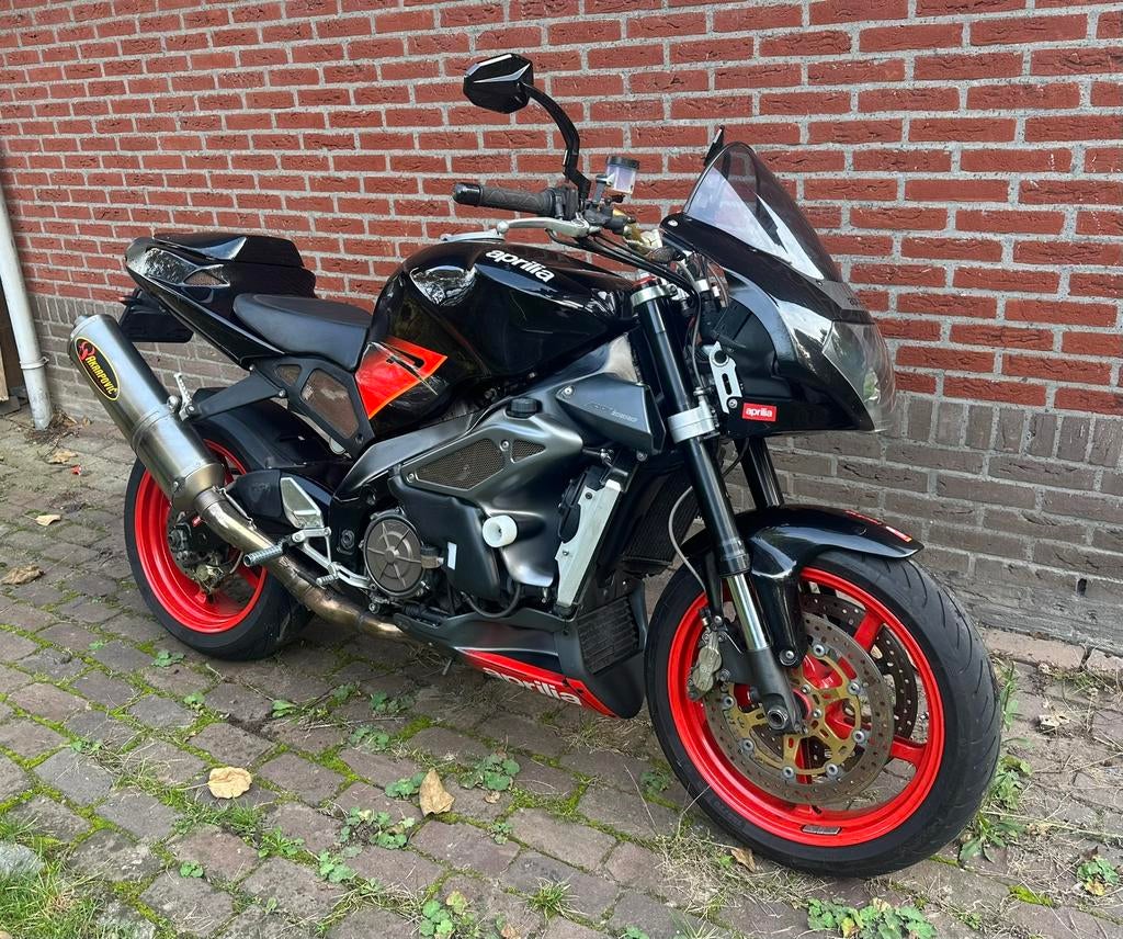 Aprilia Tuono RSV 1000 R, Sportuitlaat, 2 cilinders, Motorrijbewijs A, Gebruikt