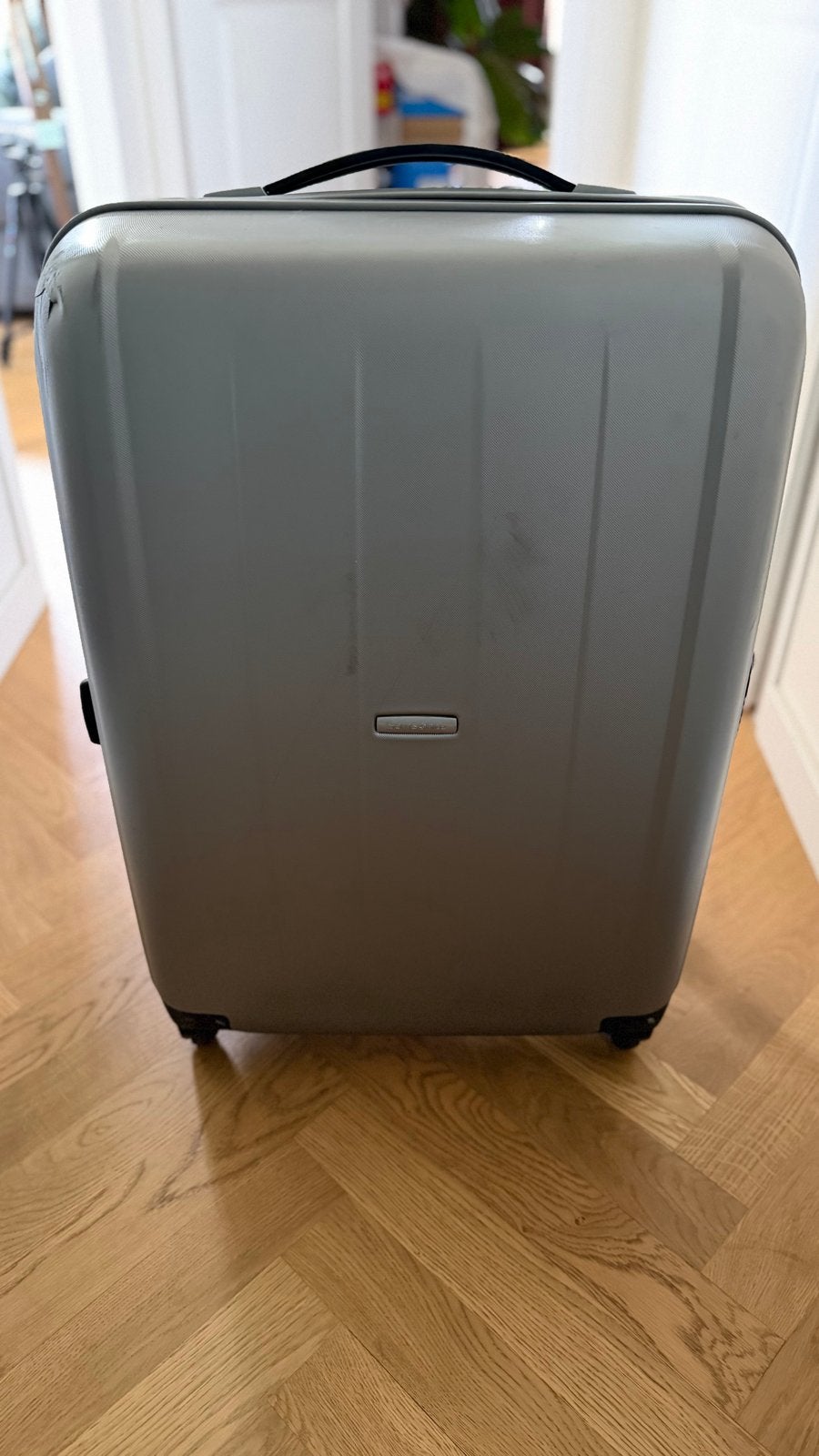 Beschadigd  Samsonite spinner koffer, Gebruikt, Hard kunststof, 45 tot 55 cm, Wieltjes