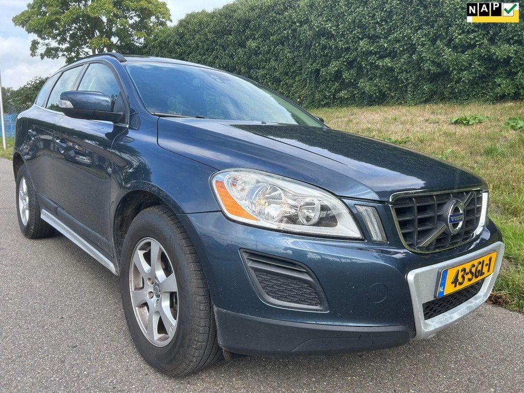 Volvo XC60 2.0 D3 Momentum - Automaat - Navi - Clima - Trekh, Auto's, Volvo, Euro 5, 15 km/l, Gebruikt, 1984 cc