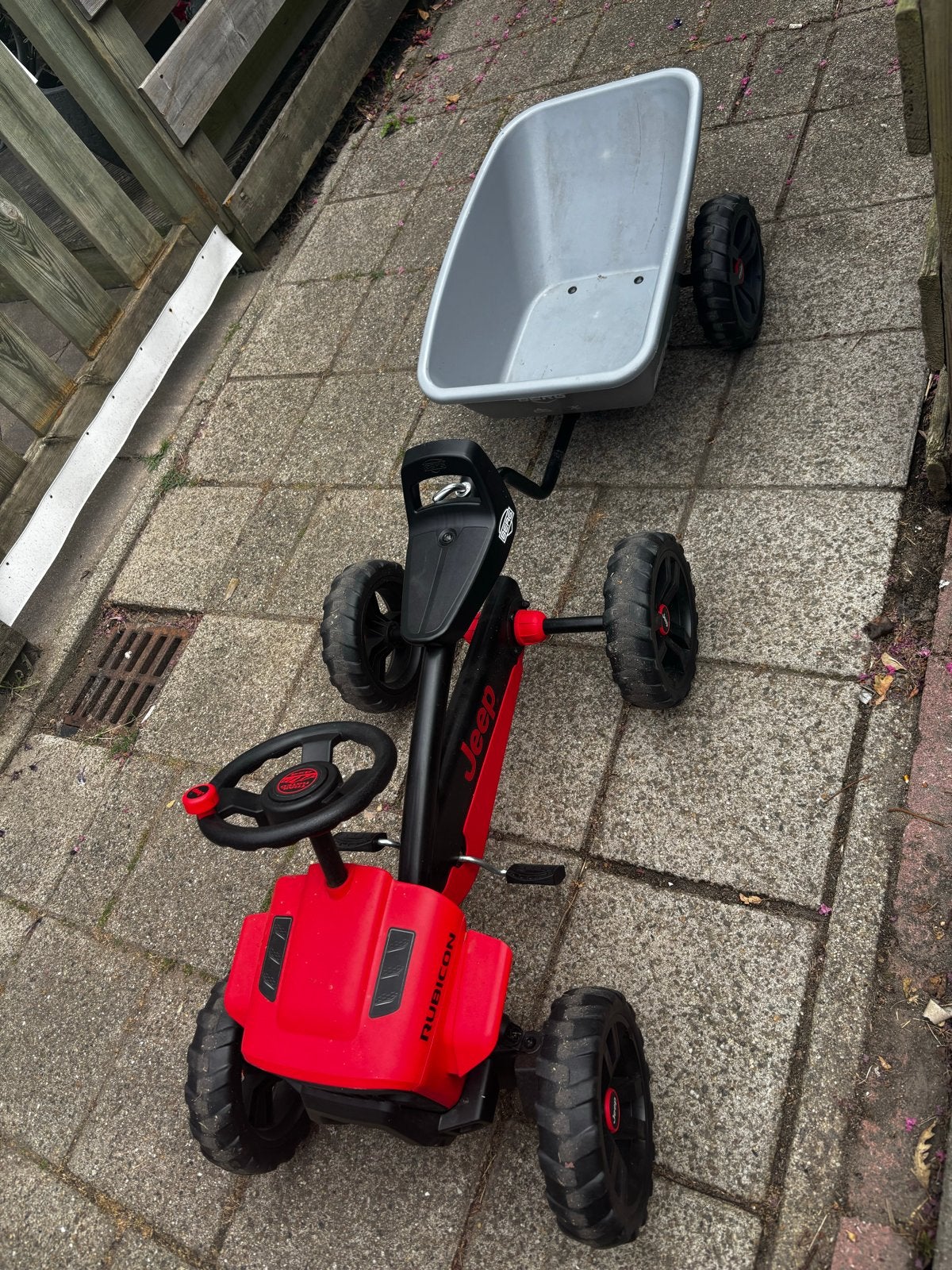 Berg Jeep Rubicon skelter met aanhanger, Ophalen, Zo goed als nieuw, Berg, Met kar of aanhanger