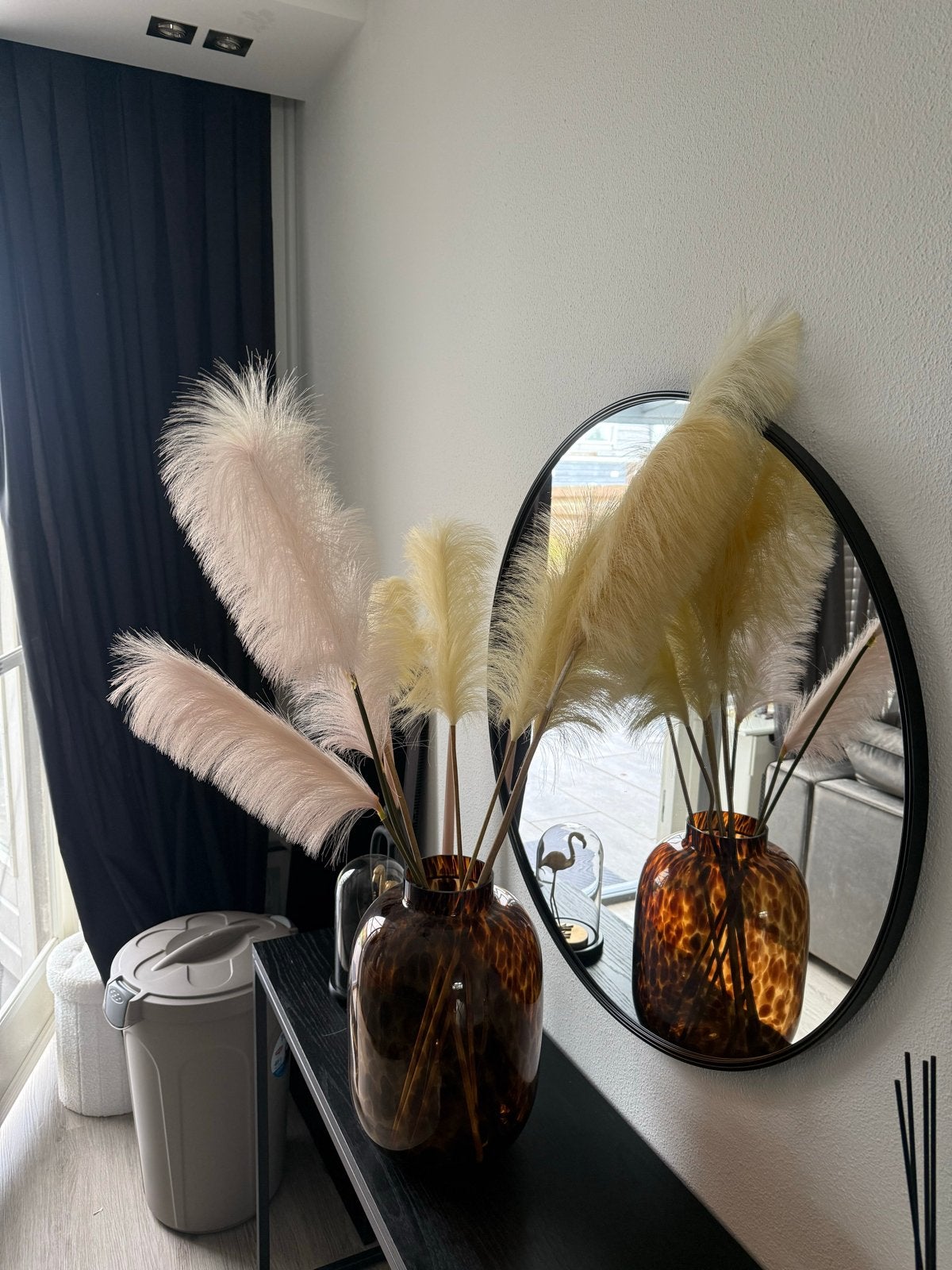 Glazen vaas met pampas pluimen, Ophalen, Meerkleurig, Inclusief decoratie, Glas