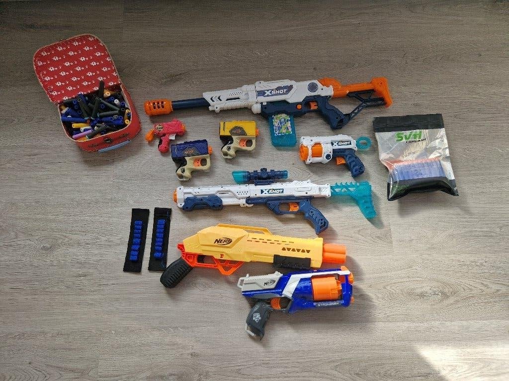 8st nerf pistolen (met pijltjes), Ophalen of Verzenden, Zo goed als nieuw