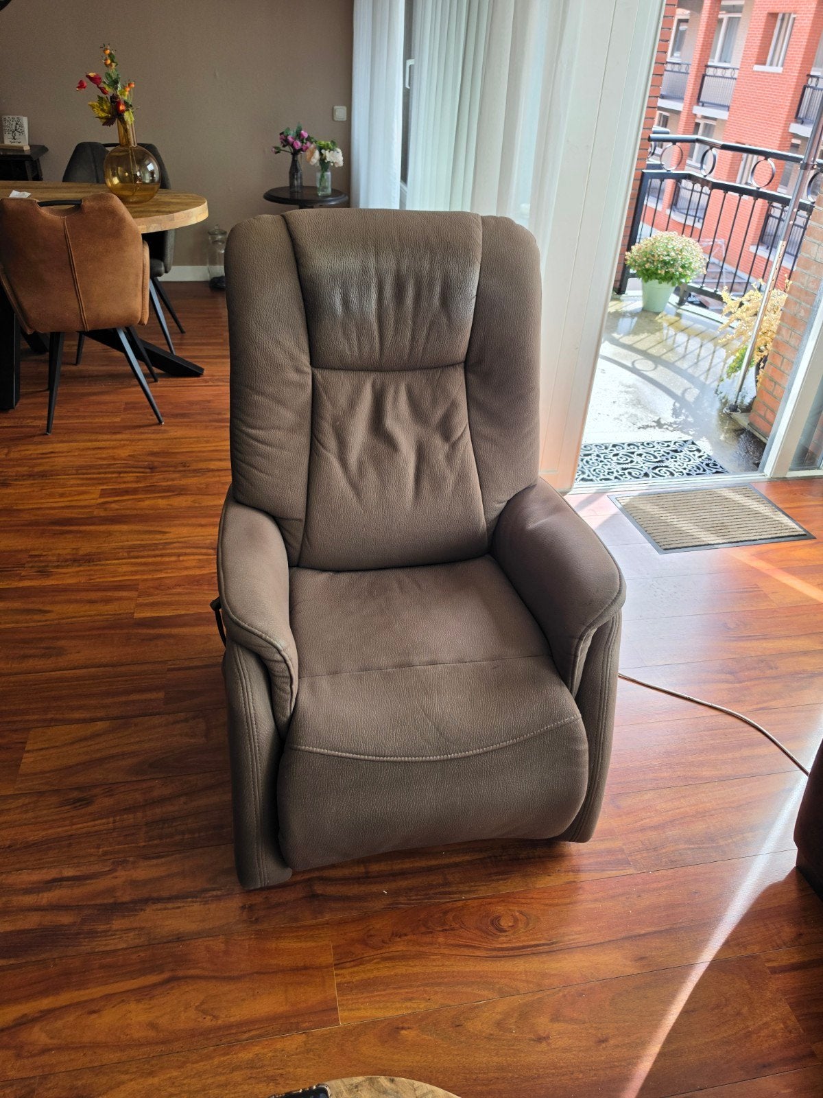 Comfortabele elektrische sta-op relax fauteuil, Ophalen, Gebruikt, Modern comfort, 75 tot 100 cm