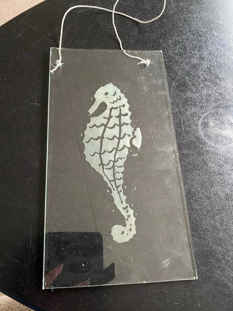 Glazen plaatje met zeepaardje glas gegraveerd, Ophalen of Verzenden