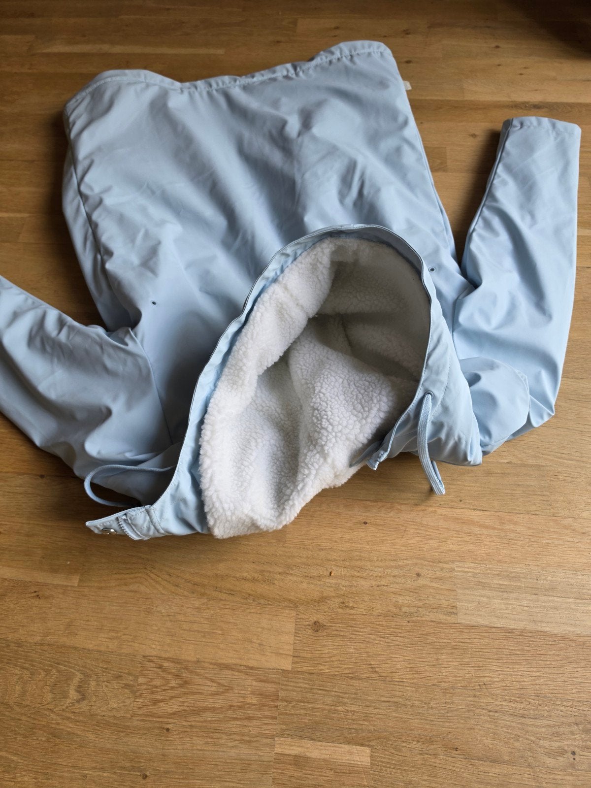 Only lichtblauwe regenjas met teddy voering, lengte 80 cm, Only, Blauw, Nieuw, Ophalen of Verzenden