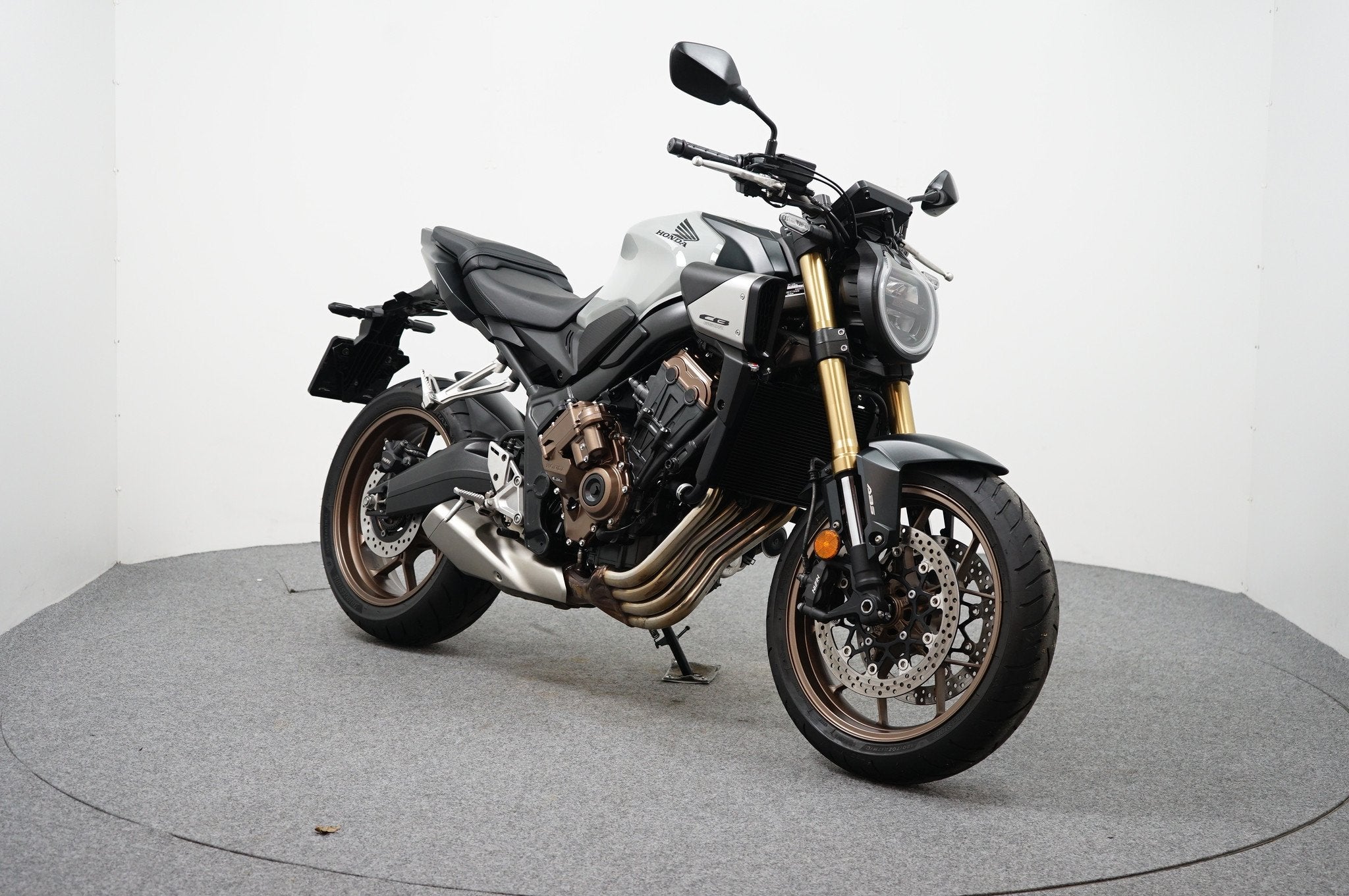 Honda CB 650 R ECT (bj 2025), Motoren, 649 cc, ABS, Meer dan 35 kW, Handgeschakeld