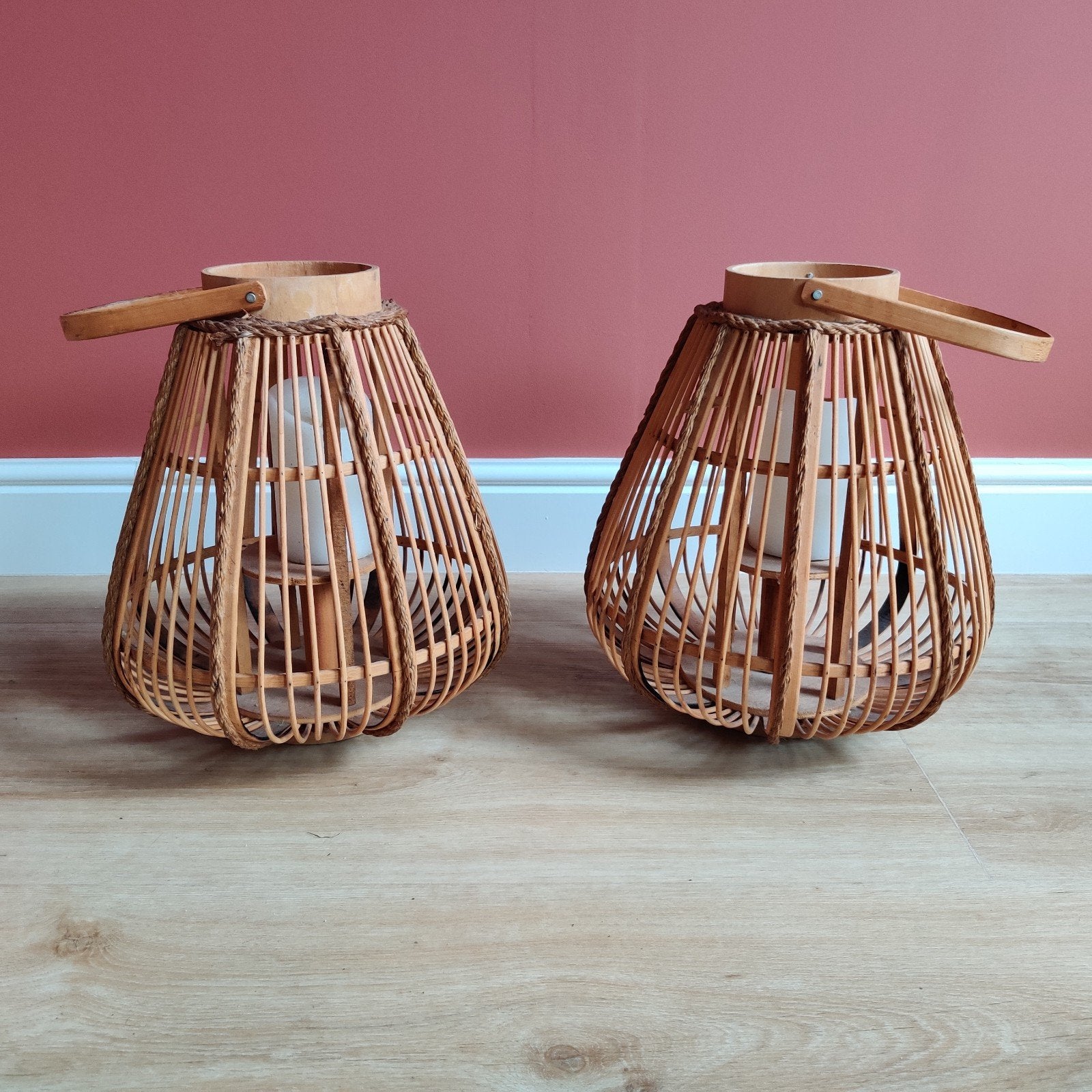 Set van 2 rotan lantaarns met handvat, Huis en Inrichting, Gebruikt, Natuurlijk materiaal, Ophalen of Verzenden, Bruin