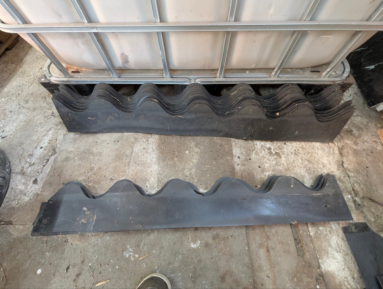 Afdichtingsprofielen voor golfplaat 18cm, Doe-het-zelf en Verbouw, Dakpannen en Dakbedekking, Ophalen, Kunststof, Gebruikt, Zwart