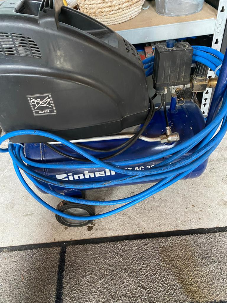 Einhell BT-AC 200/24 OF Compressor met Spijkers, Gebruikt, 6 tot 10 bar, Ophalen of Verzenden, Minder dan 200 liter/min