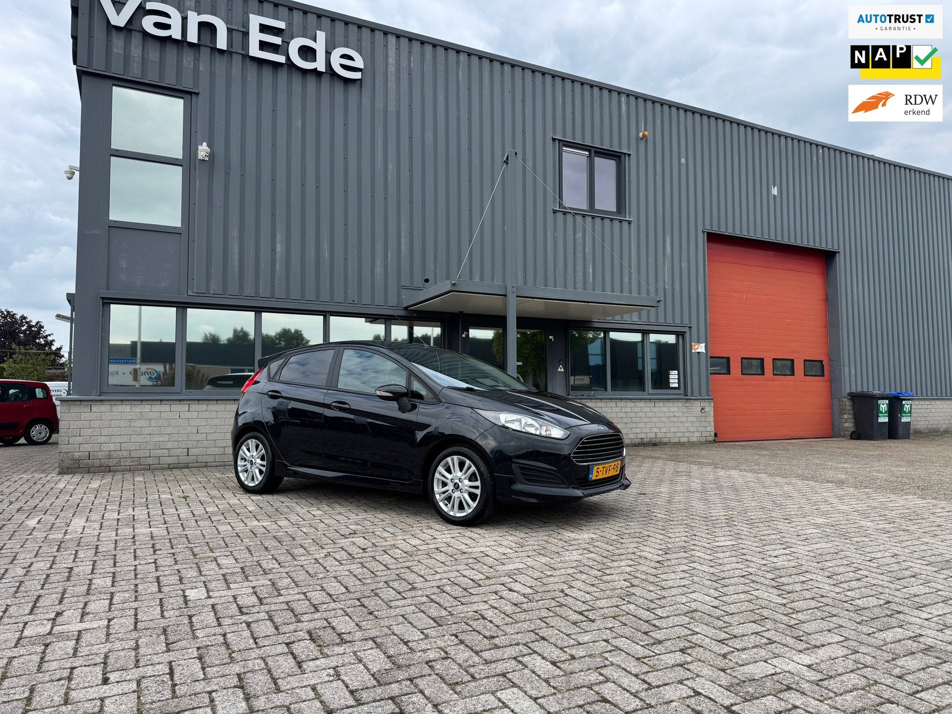 Ford Fiesta 1.0 EcoBoost 5drs Airco Cruise ST pakket Apk, Voorwielaandrijving, Zwart, Origineel Nederlands, Bedrijf
