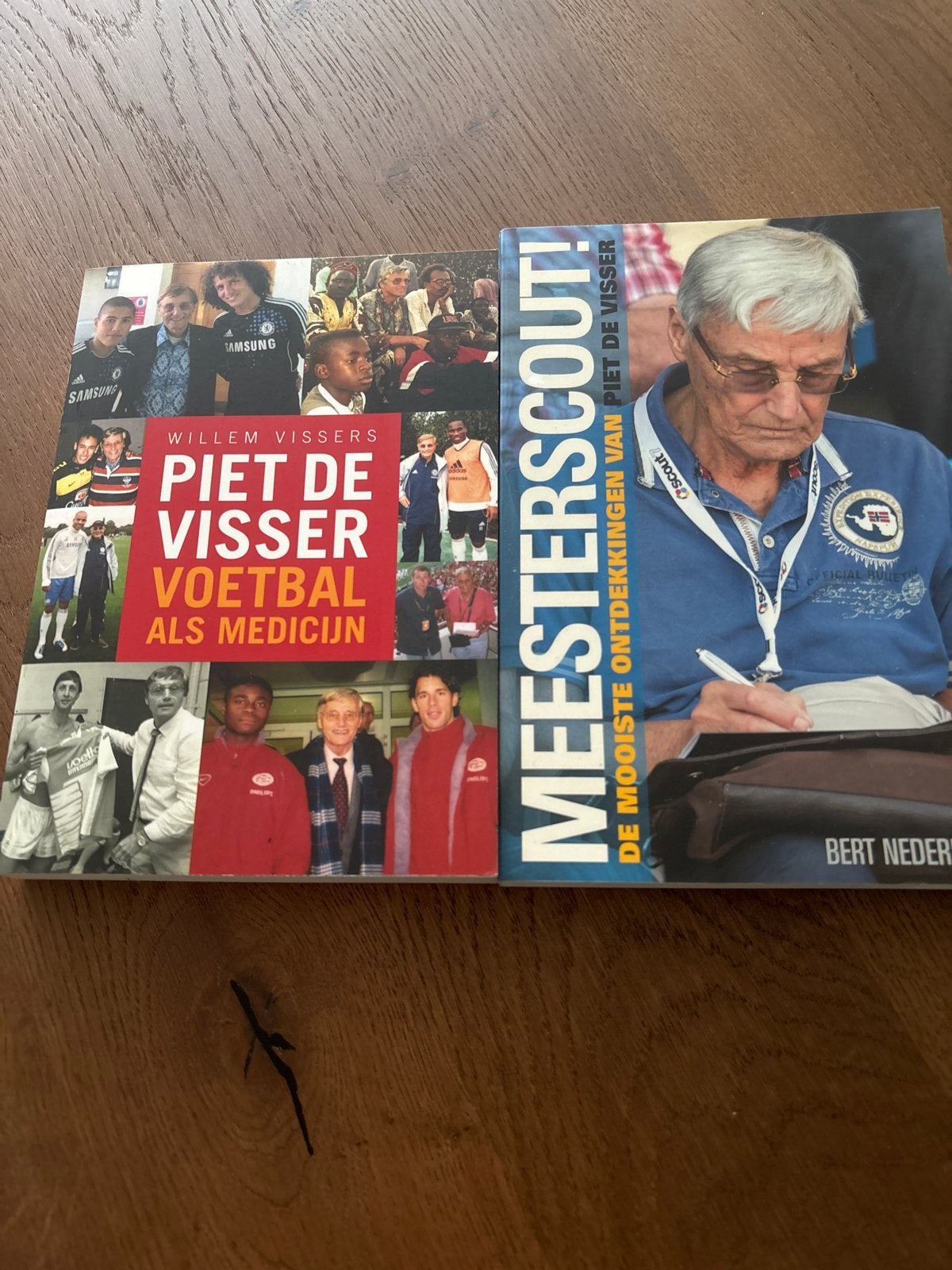 2 boeken: Meesterscout! & Piet de Visser Voetbal als Medicij, Ophalen of Verzenden, Gelezen, Overige sporten