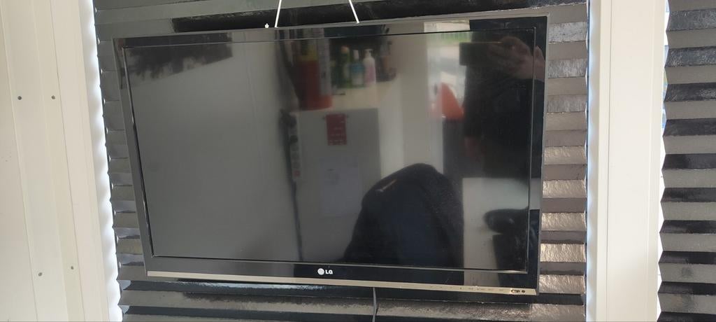 LG Smart TV 32 inch met veel aansluitingen, incl afstandsbed, 50 Hz, Zo goed als nieuw, LG, 80 tot 100 cm