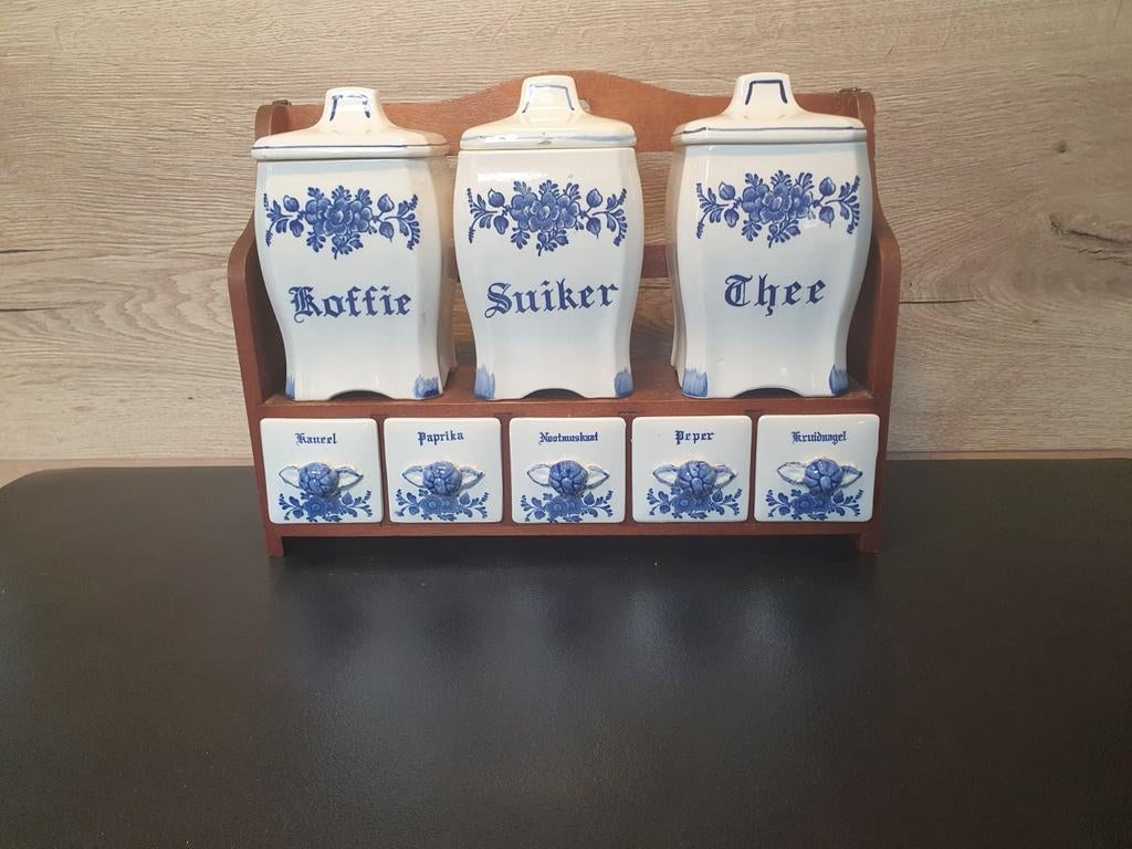 Kruidenkastje, Ophalen