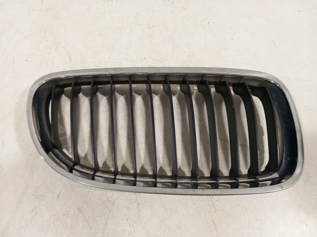 Grillerooster rechts BMW 3 serie, Onderdelen@venauto.nl, Van der Ven Autorecycling B.V., Gebruikt, Ettenseweg 76, 4706 PB Roosendaal, The Netherlands