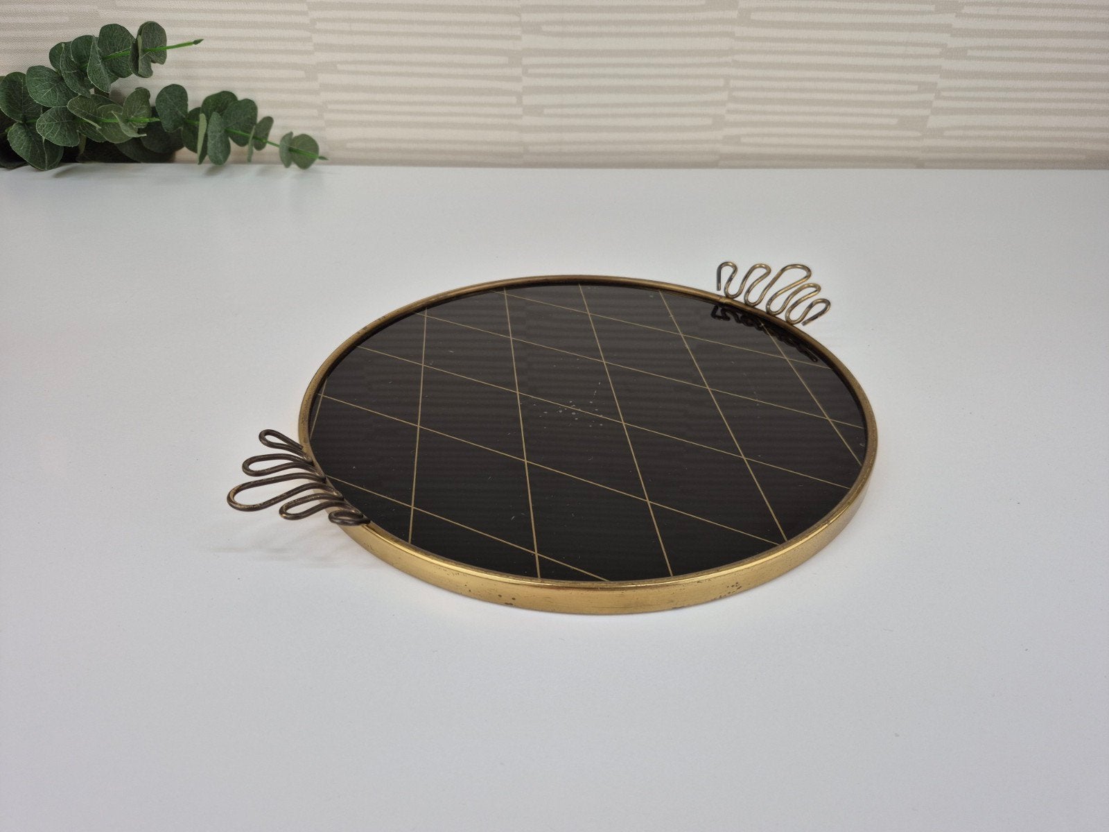 Vintage dienblad rond. Zwart, messing met glazen blad., Huis en Inrichting, Ophalen of Verzenden, ., ., .
