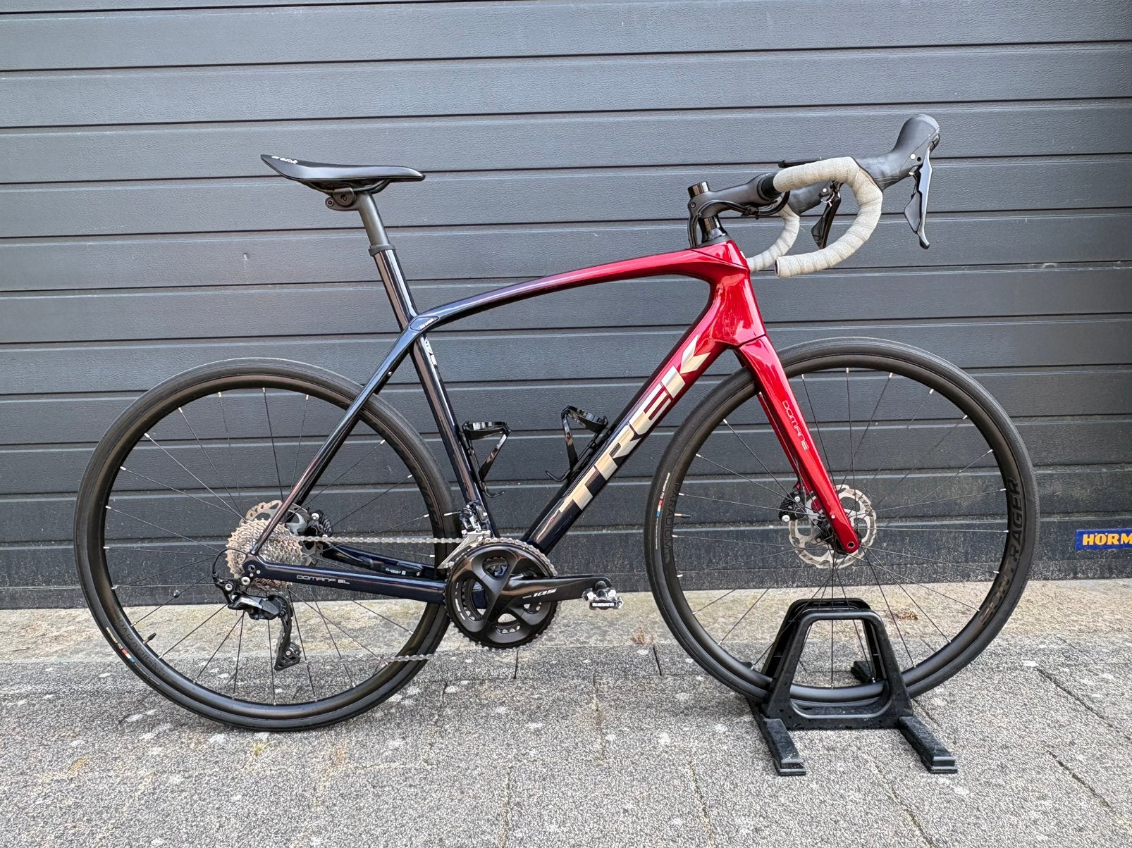 Trek Domane SL 5 Gen 4 | Maat 56 | Shimano 105 | Nieuwstaat, Carbon, Zo goed als nieuw, Meer dan 20 versnellingen, 53 tot 57 cm