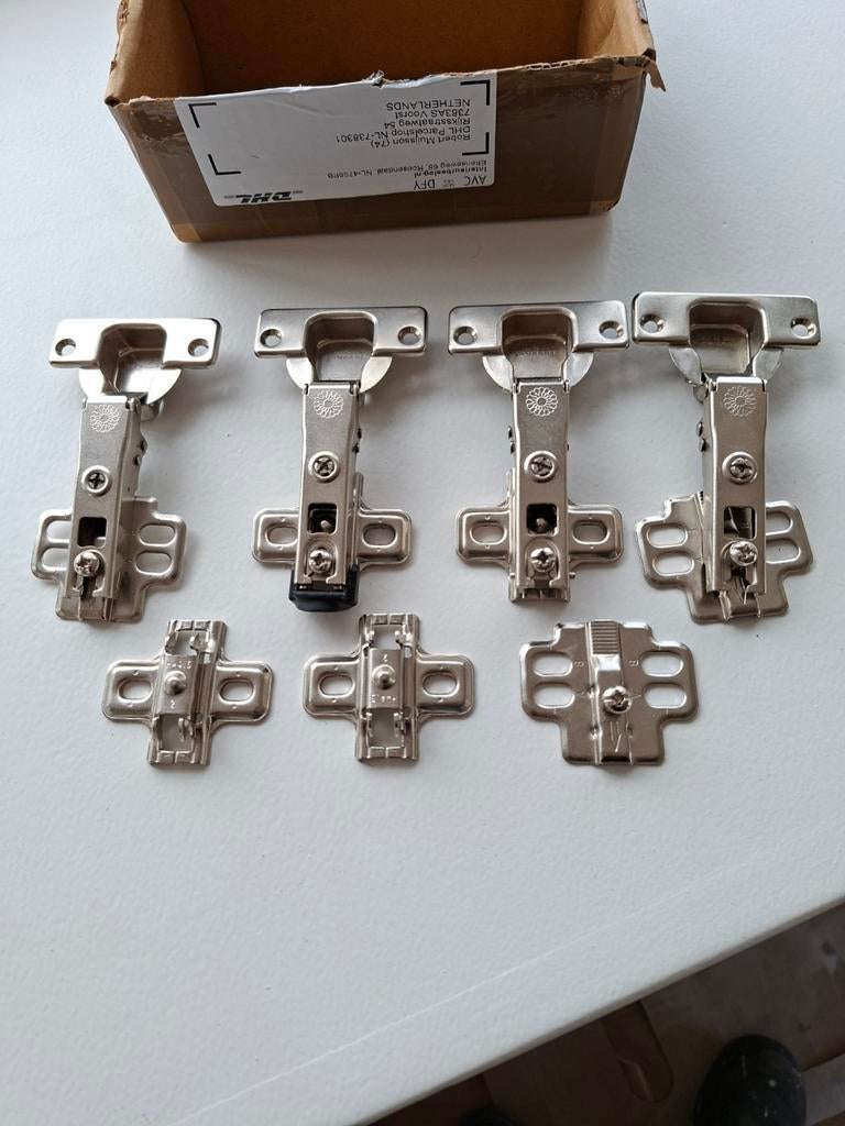SCHARNIEREN IKEA  FERRARI SET, Doe-het-zelf en Verbouw, IJzerwaren en Bevestigingsmiddelen, Ophalen of Verzenden, Nieuw, Overige typen