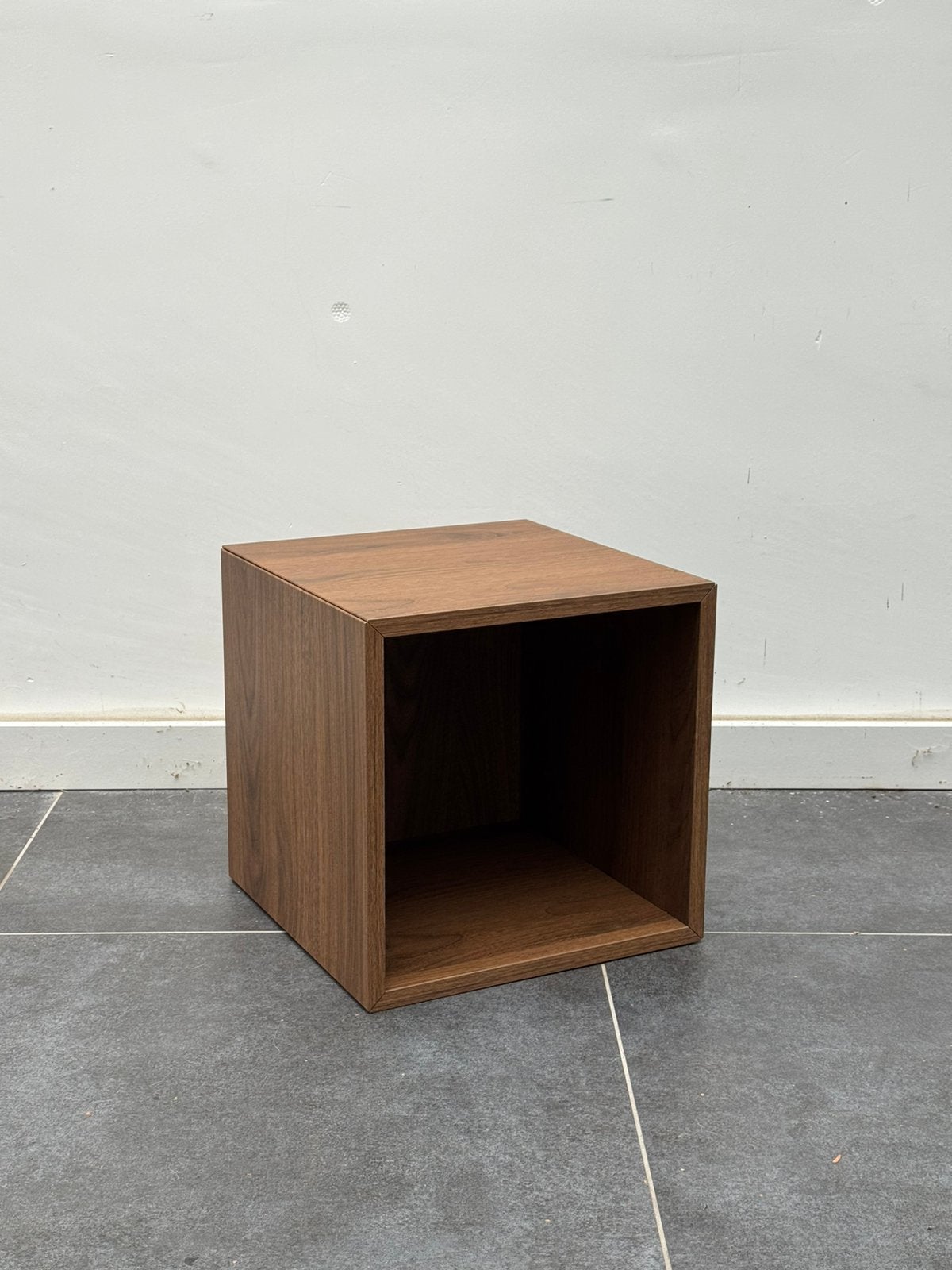 Eket kastje ikea walnoot bruin, Huis en Inrichting, Slaapkamer | Nachtkastjes, Ophalen, Minder dan 45 cm, Nieuw, Minder dan 55 cm