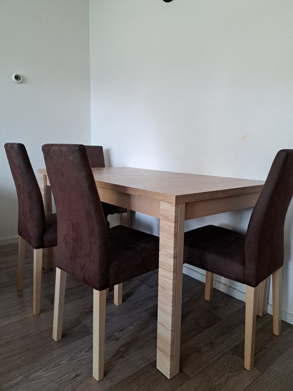 Eettafel met 4 stoelen - Licht hout en bruine bekleding, Ophalen, Gebruikt, Overige materialen, 50 tot 100 cm