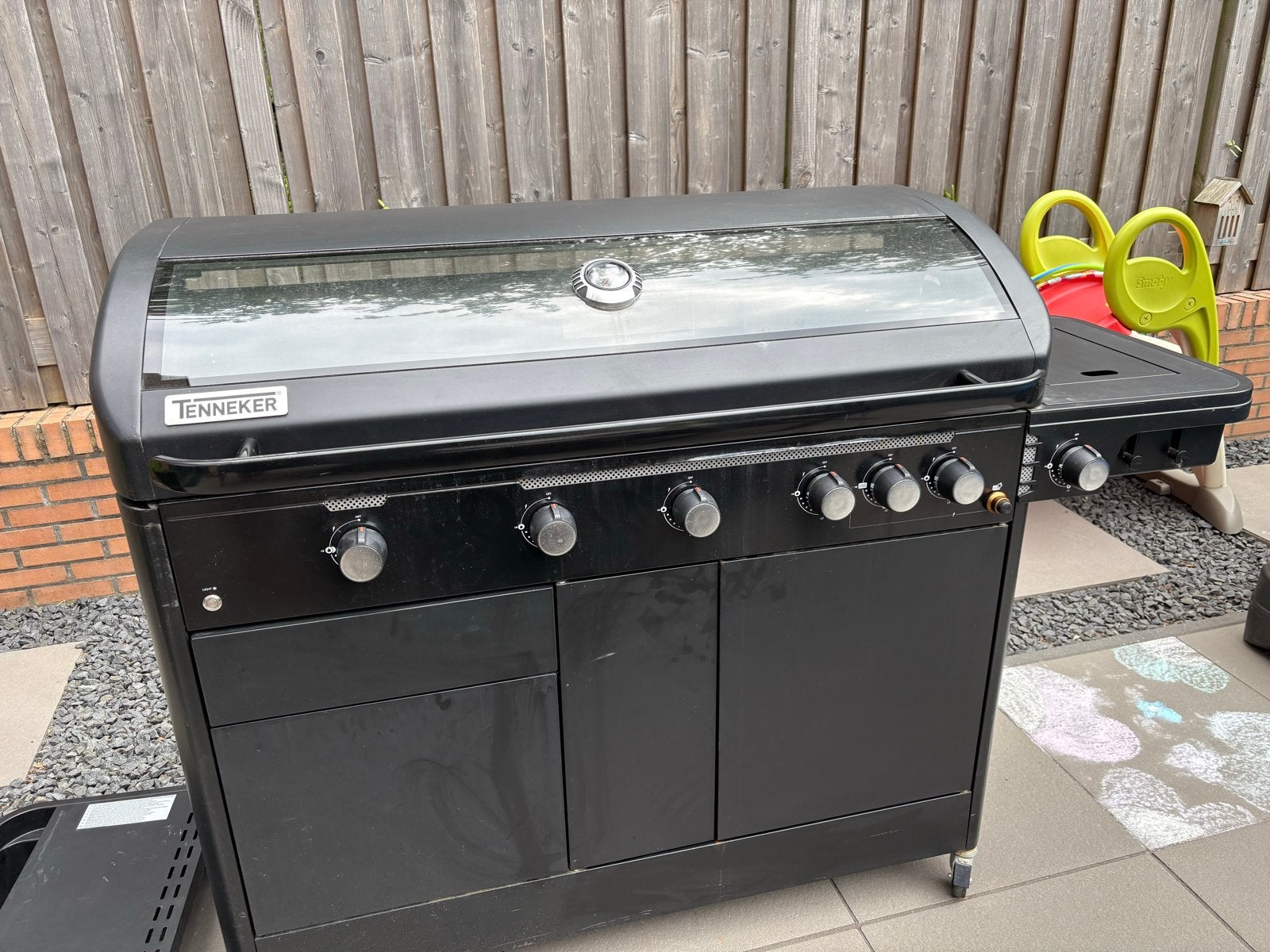 Grote gasbarbeque Tenneker Halo TG 5 Plus, Ophalen