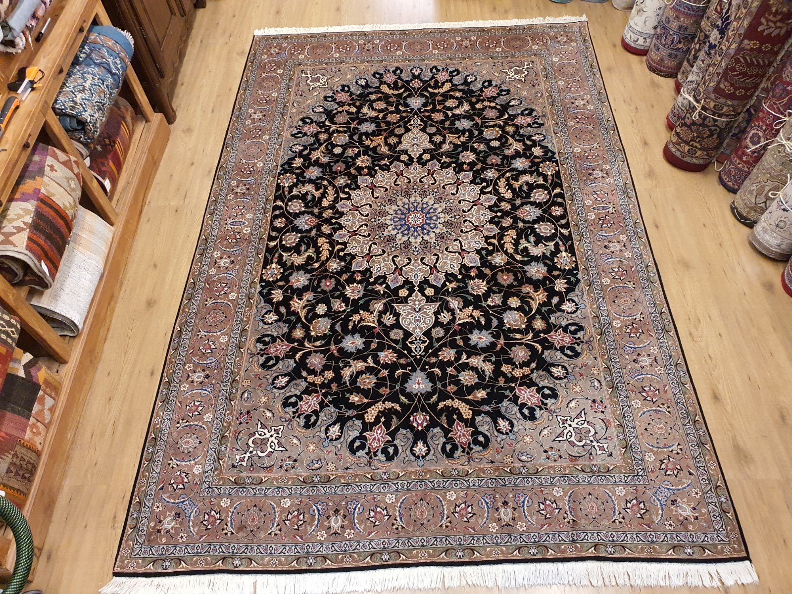 Handgeknoopt perzisch tapijt tabriz 50raj 323x2020, Info@SlatsAntiek.nl, Tweedehands, Perzisch, 200 cm of meer