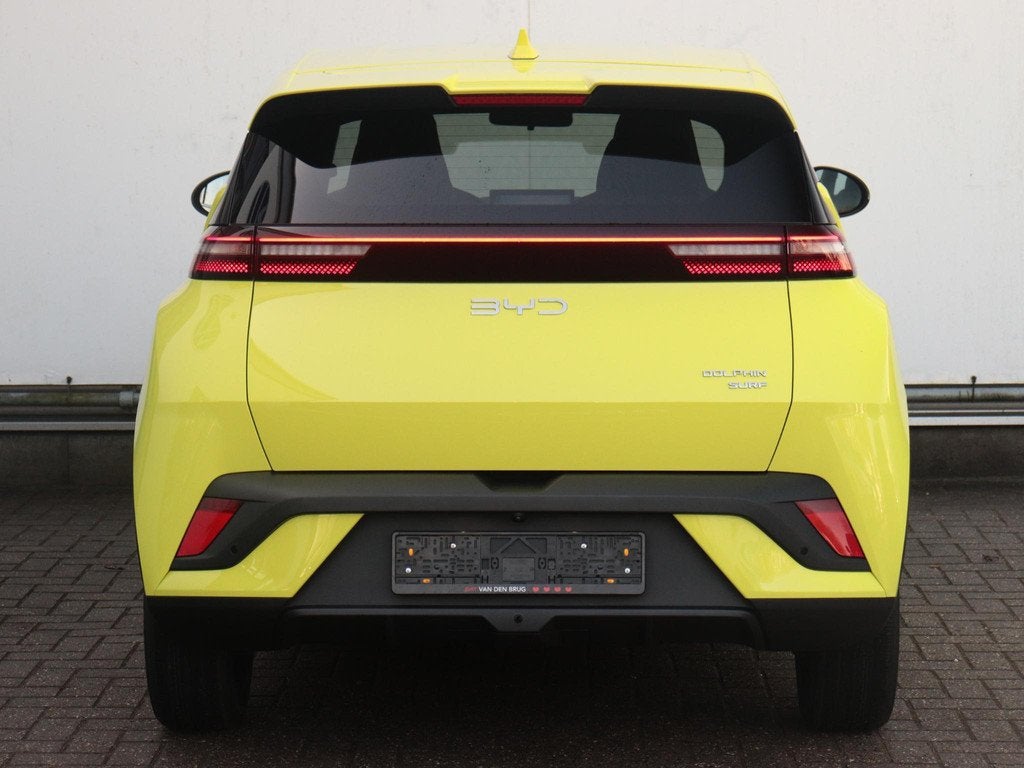 BYD DOLPHIN SURF Comfort 43 kWh | €2000 korting | 310km WL, Auto's, BYD, Zwart, 156 pk, Lichtsensor, 1365 kg
