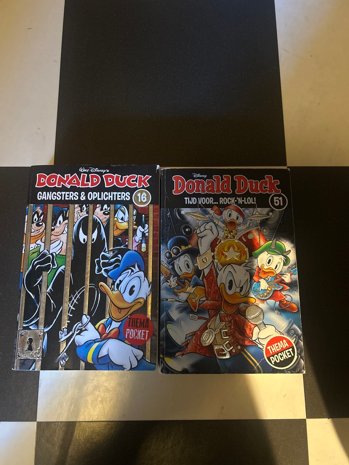 Donald Duck Thema Pocket: Gangsters & Oplichters + Rock-'n-L, Meerdere stripboeken, Ophalen of Verzenden, Zo goed als nieuw