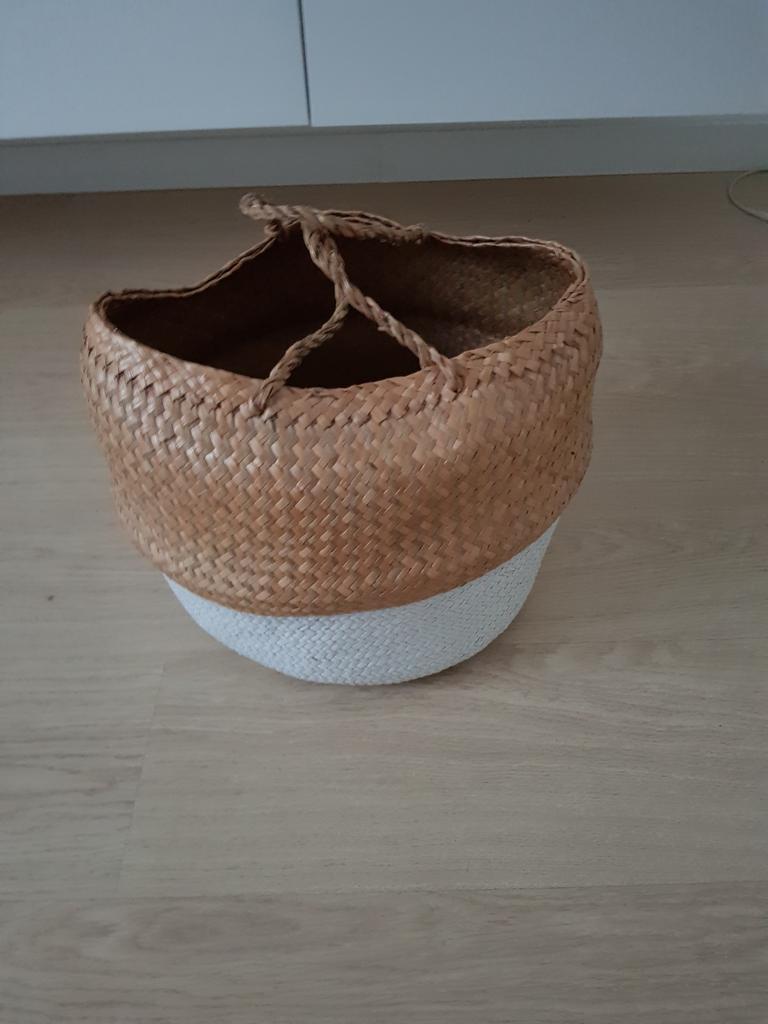 Leuke mand, Ophalen of Verzenden, Zo goed als nieuw, Rond, Riet